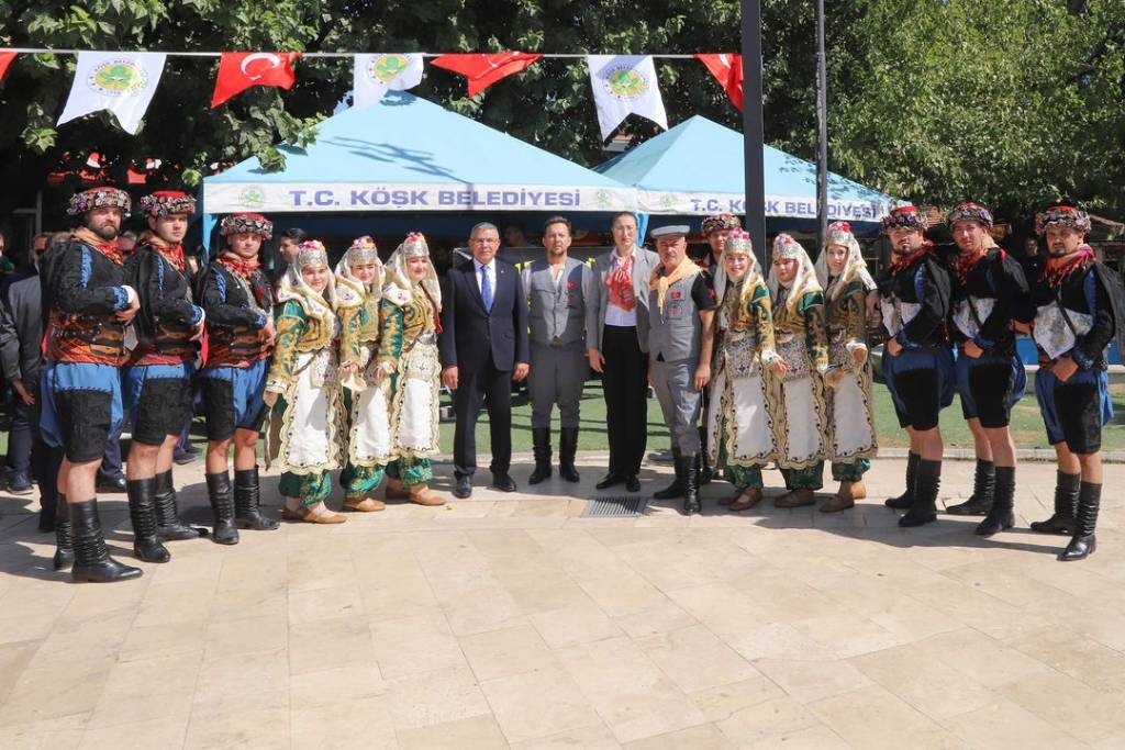 Köşk Belediye Başkanı Nuri Güler, Keşkek Hayrına Katıldı